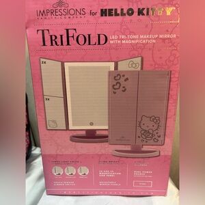 💗💕Impressions for Hello Kitty Trifold LED Trifold Mirror NWT in box💕🩷